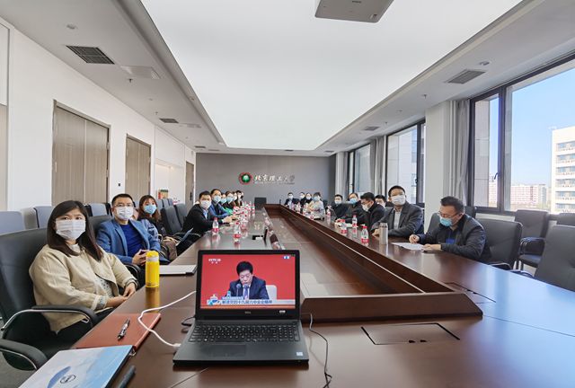 2025世俱杯官方用球观看十九届六中全会新闻发布会-良乡教工会场_副本.jpg